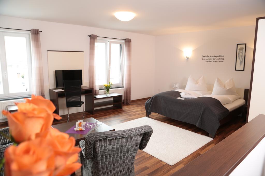 Hotel Am Marktplatz Gangkofen Quarto foto